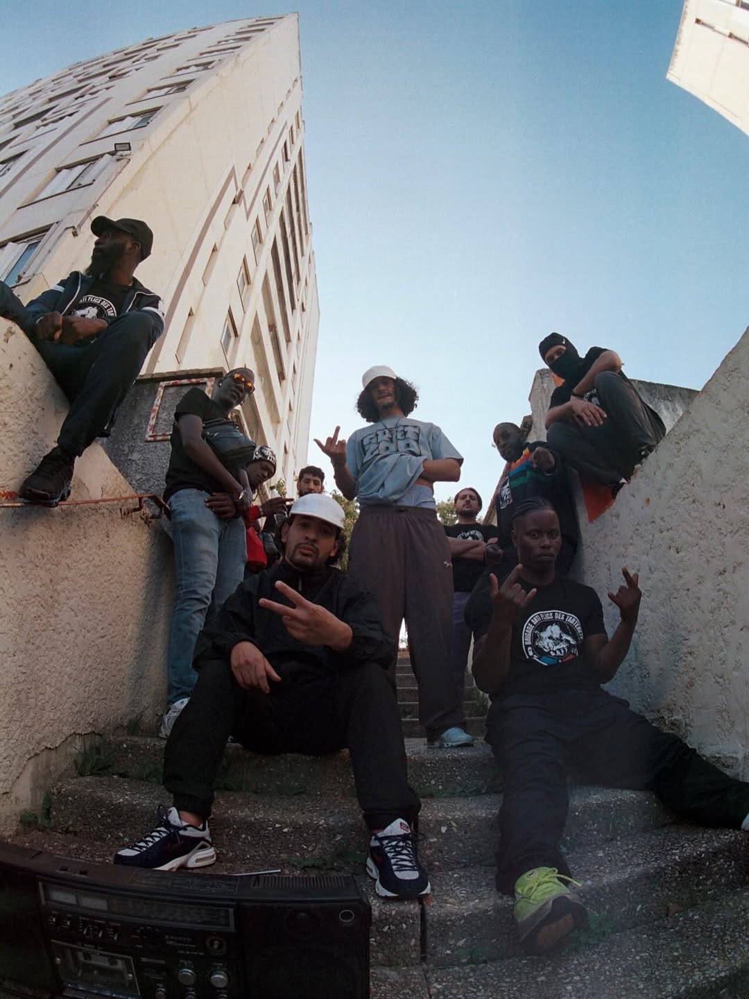 Moha MMZ – Graphic Designer